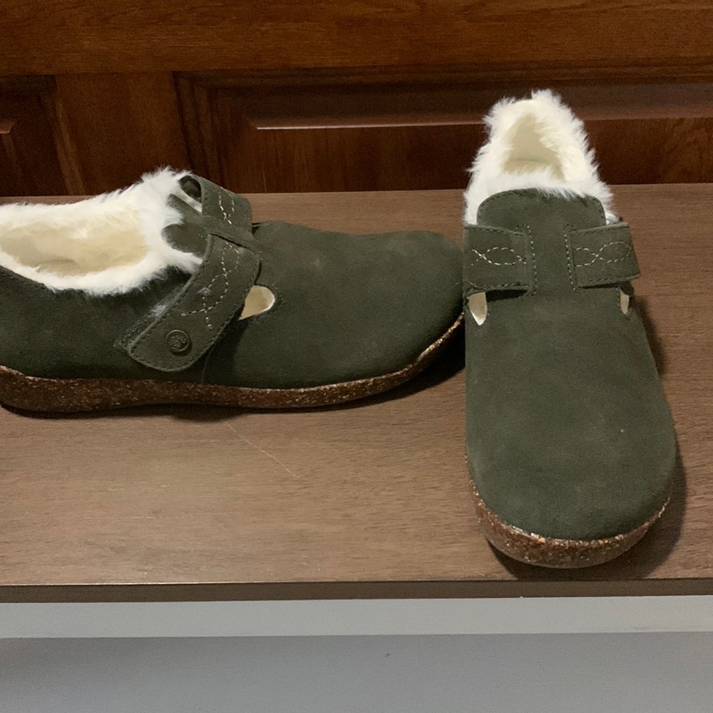Earth Origins, NWOT, size 8 1/2 women’s, no box